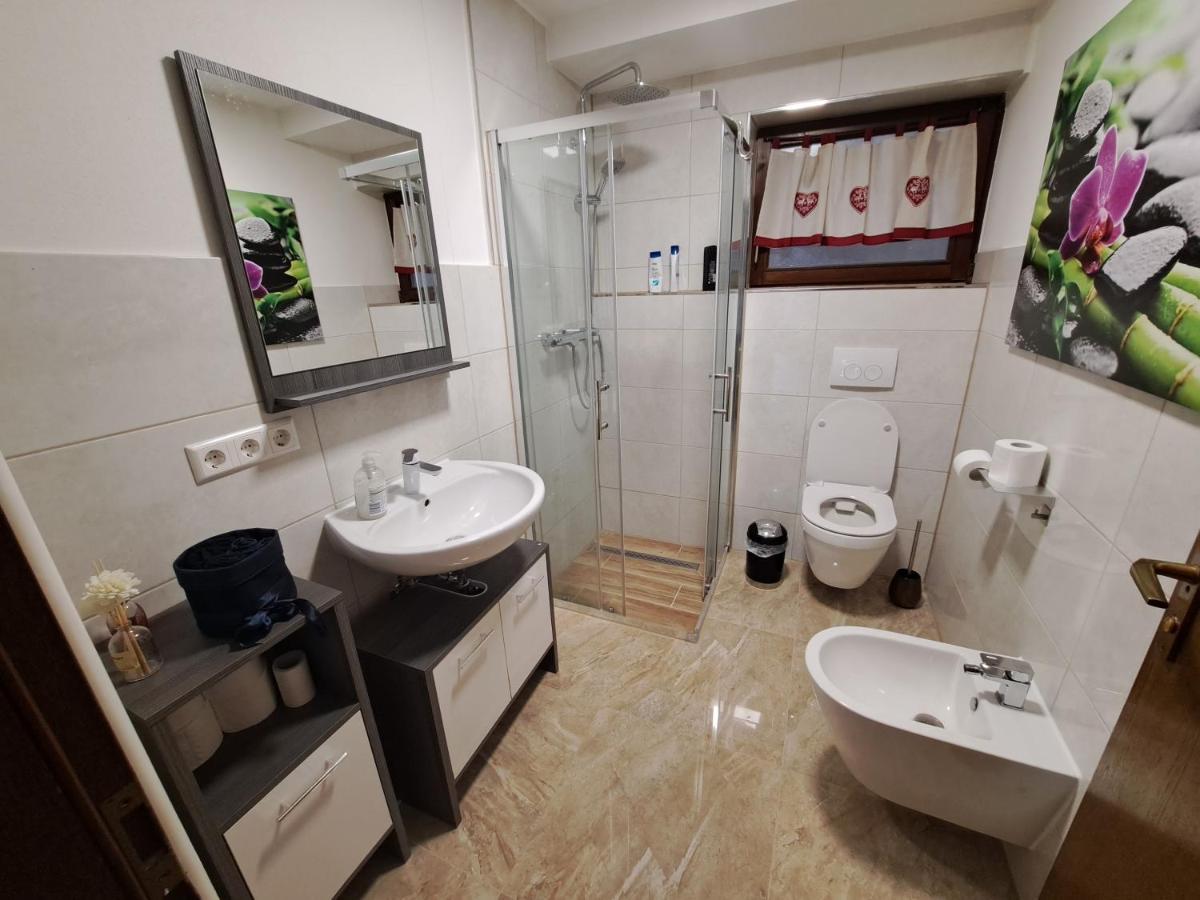 Schoene Wohnung Am Georgenberg รอยท์ลิงเงน ภายนอก รูปภาพ